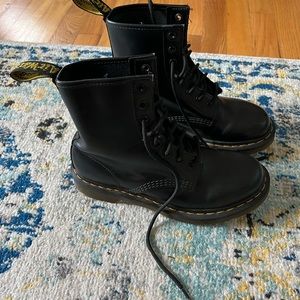 Doc Martens 8 eye boots